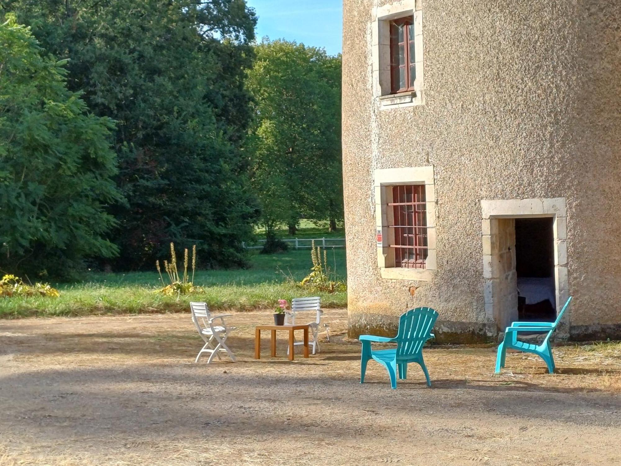 Chambre Dans Tour Du 15Eme Siecle Mauvieres Buitenkant foto