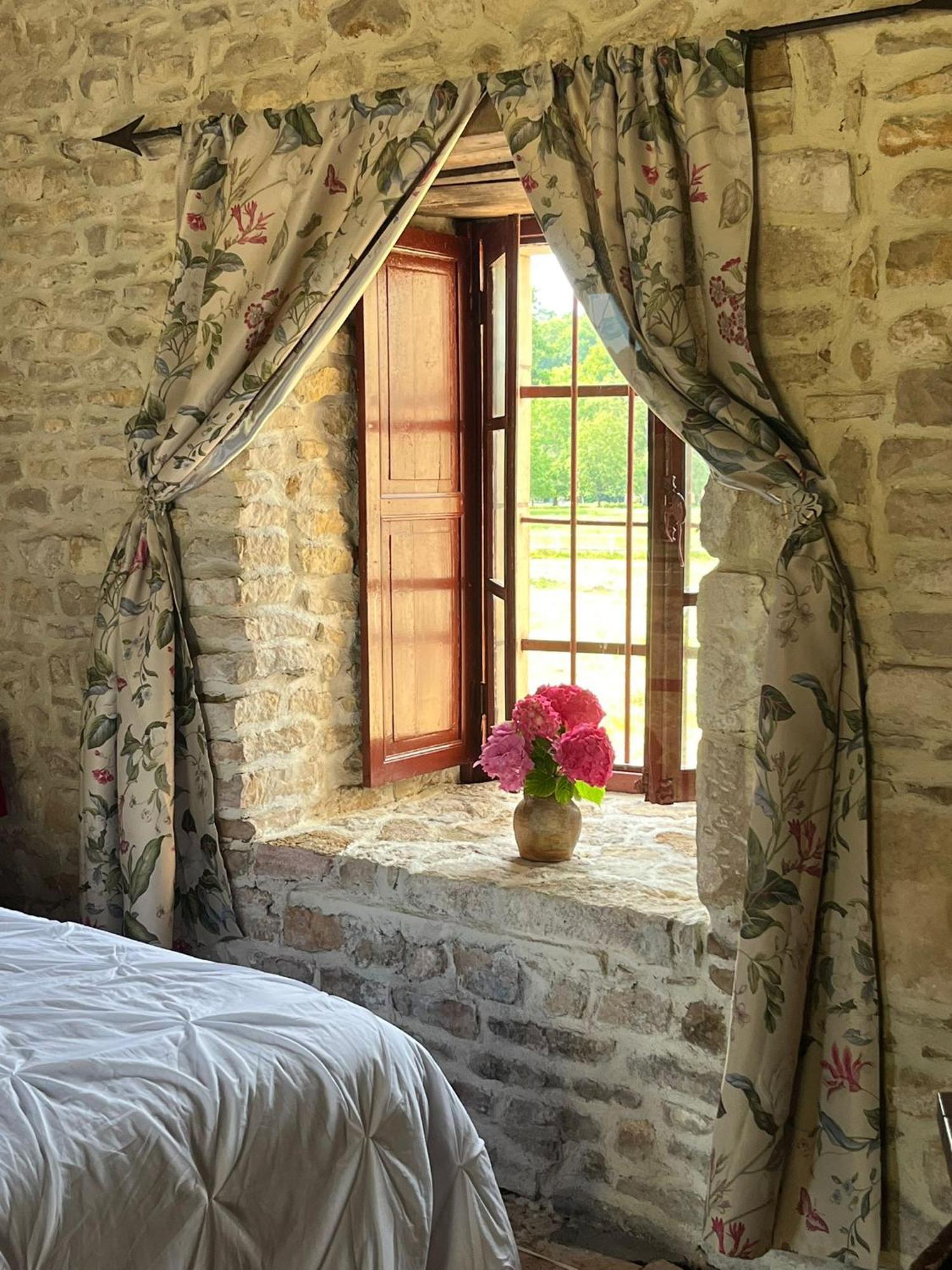Chambre Dans Tour Du 15Eme Siecle Mauvieres Buitenkant foto