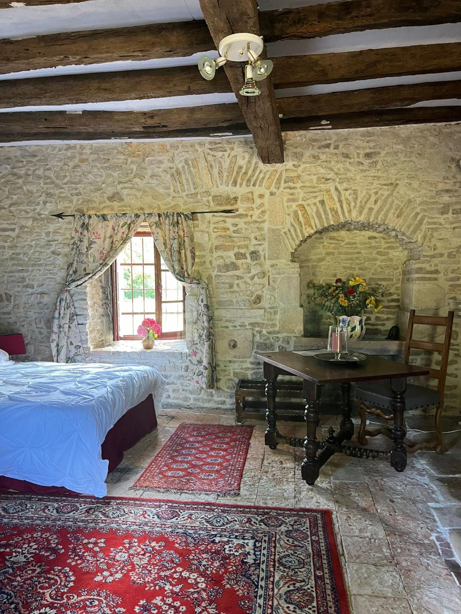 Chambre Dans Tour Du 15Eme Siecle Mauvieres Buitenkant foto